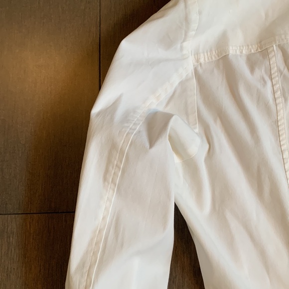 BOSS SESY, CUTE, BEAUTIFUL, FLATTERING BLOSE - Picture 15 of 16